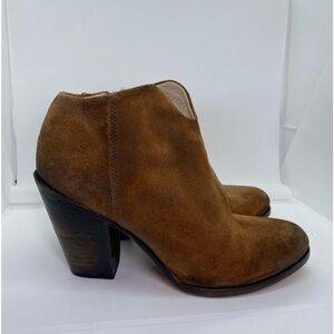 Freebird by Steven DETRT Ankle Distressed Suede Booties Size 9